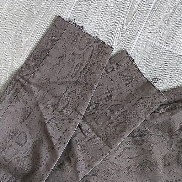 Kit From the Kloth Dayna Printed Skinny - Picture 6 of 6